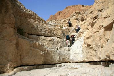 Qumran 0-6 stepped descent