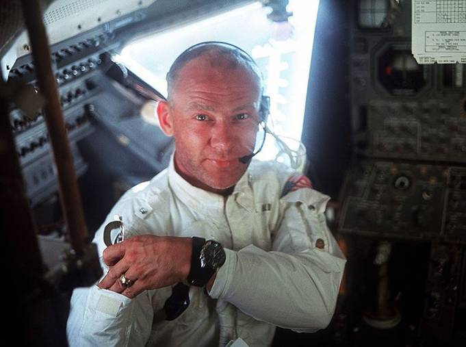 023 Aldrin in LM Apollo-11.jpg