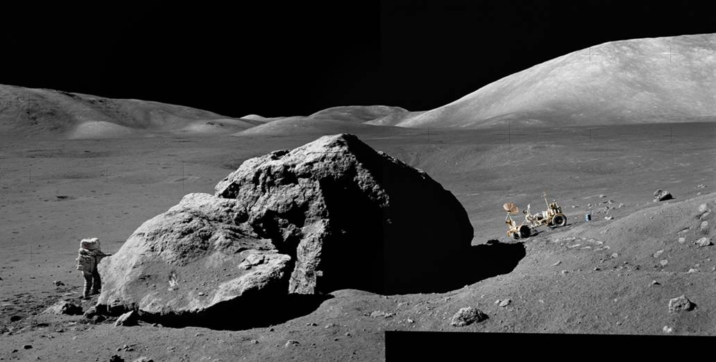 122 Harrison Schmitt on Moon.jpg